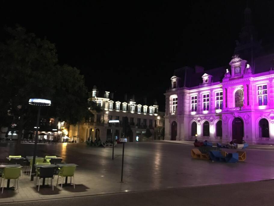 Bel Appartement Climatise Plein Centre Ville Poitiers Kültér fotó